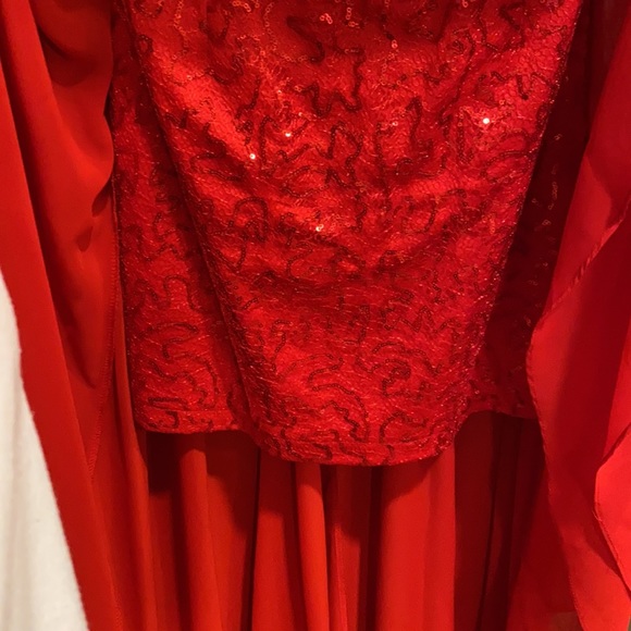 Strapless red dress - Picture 3 of 6